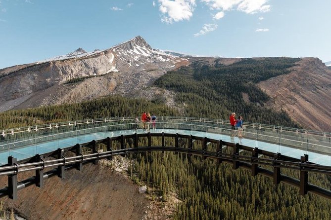 3-Day Glacial Tour package, Columbia Icefield, Jasper, LakeLouise - Banff Day Three: Lake Louise, Moraine Lake Permit, and the Seasonal Swap
