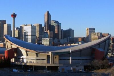 Airport Shuttle: Calgary Airport <—-> Downtown Calgary - The Ride Itself: Comfortable, Private, and Built for Calgary Roads