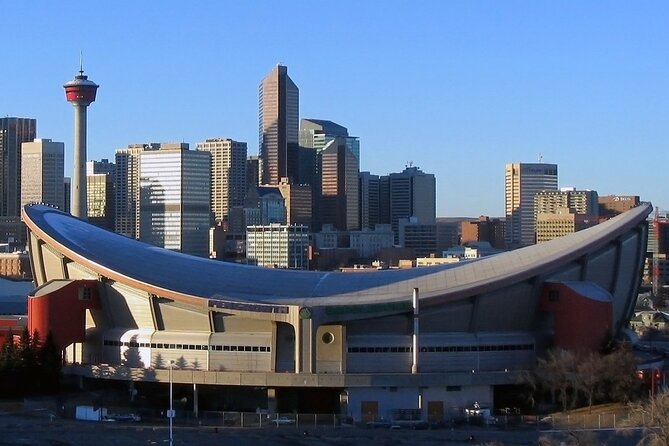Airport Shuttle: Calgary Airport <—-> Downtown Calgary - The Ride Itself: Comfortable, Private, and Built for Calgary Roads