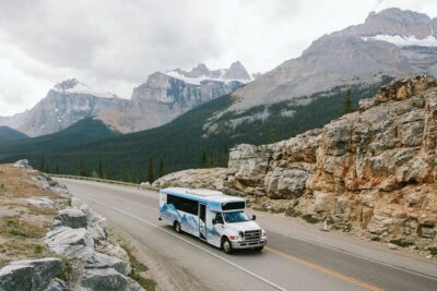 Alberta Transfer: Banff, Jasper, Lake Louise, Calgary - The coach experience: comfort, Wi‑Fi, and room to breathe