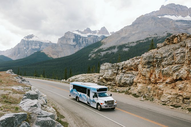 Alberta Transfer: Banff, Jasper, Lake Louise, Calgary - The coach experience: comfort, Wi‑Fi, and room to breathe