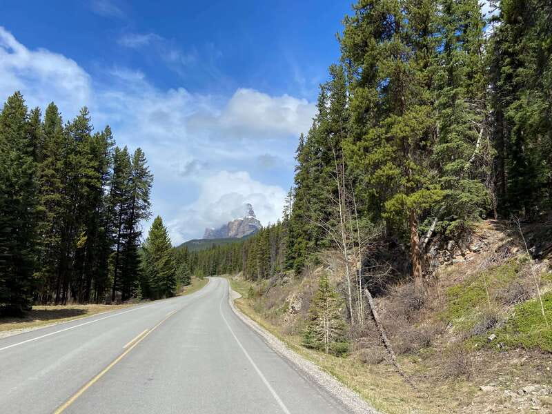 Banff: 4-Hour E-Bike and Walking Tour in Johnston Canyon - 26 km of biking and 3 km of walking: how hard is it, really?
