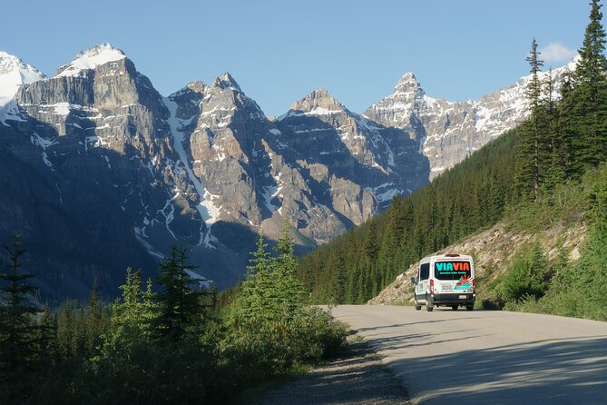 Banff/Canmore: Moraine Lake & Lake Louise Combo Tour - Crowds, timing, and how to work the day smarter