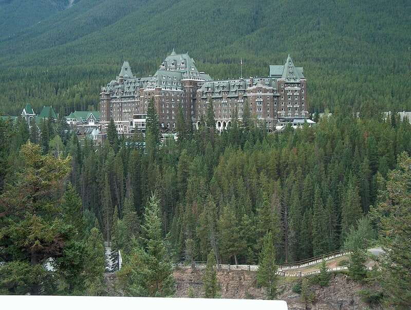 Banff: Castle Food Experience at Banff Springs Hotel - Where You Start: Lobby Meeting, Then Rundle Bar Warm-Up