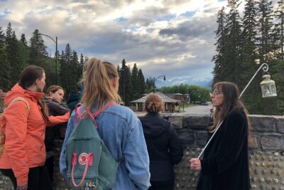 Banff Ghost Walks - Meeting at Good Earth Coffeehouse and walking the easy way