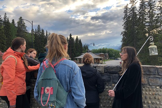 Banff Ghost Walks - Meeting at Good Earth Coffeehouse and walking the easy way