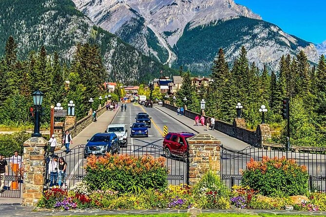 Banff: Gondola, Hot Spring and Three Lakes Tour - Banff downtown break: Banff Avenue time without stress