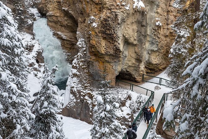 Banff Highlights: Moraine Lake, Lake Louise and beyond - Lake Louise: The One You Want to Watch, Not Rush