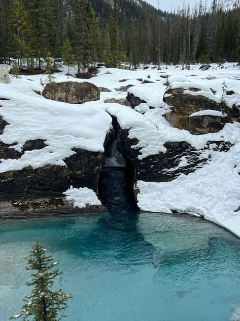Banff: Lake Louise, Emerald, Moraine Lake & Johnston Canyon - The Natural Bridge pause and the Lake Minnewanka horizon