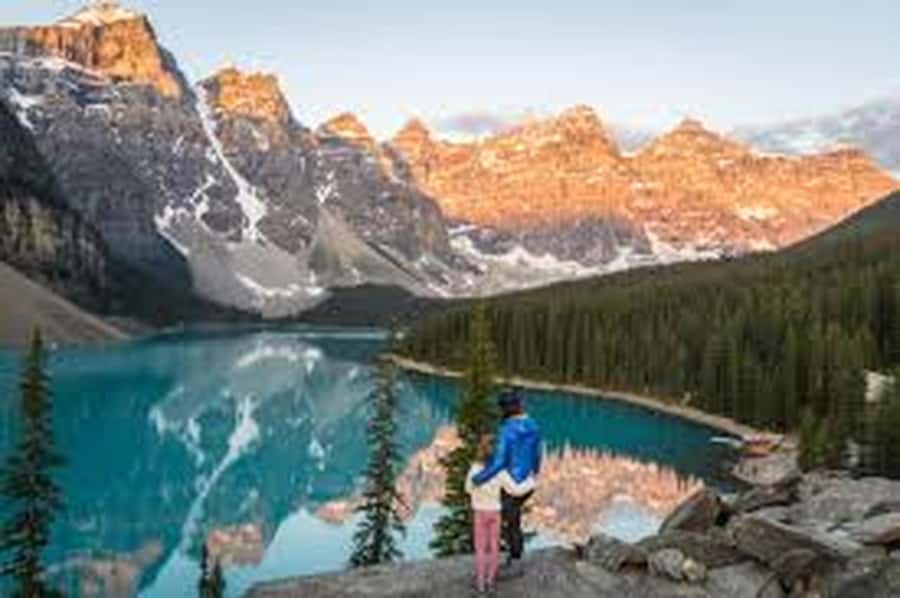 Banff: Lake Louise, Moraine, Emerald & Johnston Canyon Tour - Emerald Lake and Natural Bridge: Short Stops That Matter