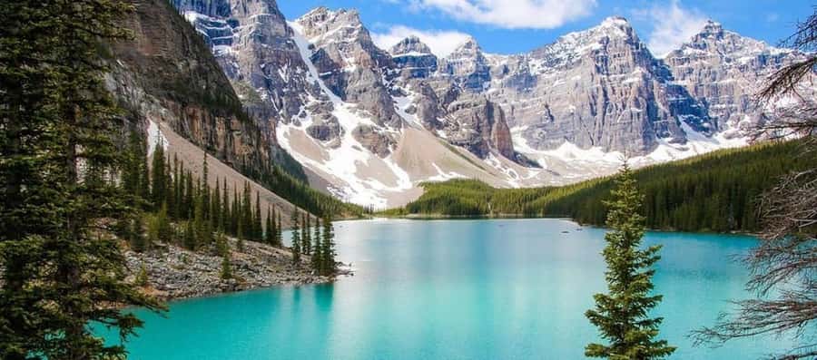 Banff: Lake Louise, Moraine, Emerald & Johnston Canyon Tour - Moraine Lake Access, and the Winter Swap to Minnewanka