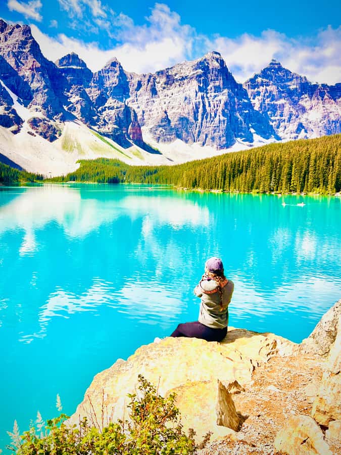 Banff: Lake Louise, Moraine, Emerald Lake & Canyon Day Trip - Photo help and guide timing: how to make the day feel effortless