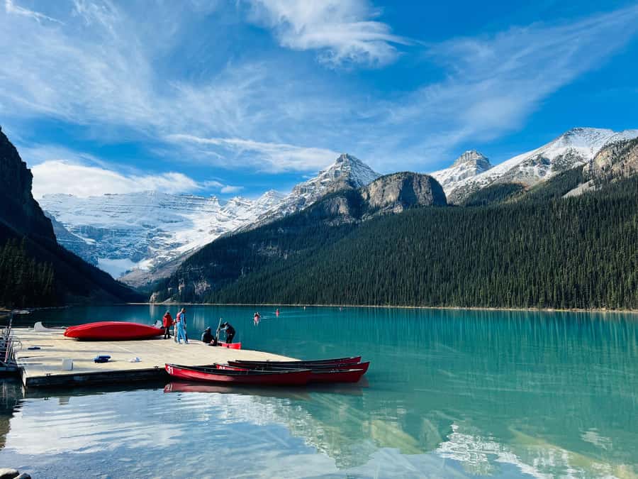 Banff: Lake Louise & Moraine Lake Half Day Tour - Guides and photo help: why this tour feels personal even in a group
