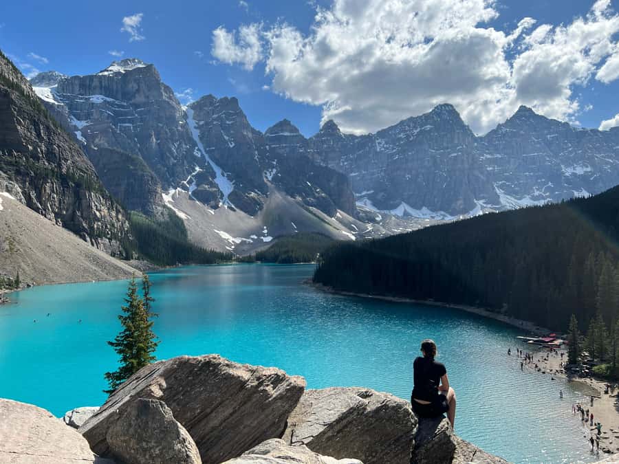Banff: Moraine Lake, Lake Louise, Emerald Lake and Yoho Trip - Lake Louise: the classic stop, plus a lunch chance you control