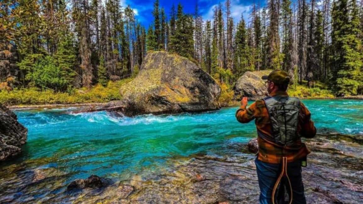 Banff. Moraine, Lake Louise ,Emerald & Johnston Canyon tour - Price and Value: Is $94 a Fair Deal?