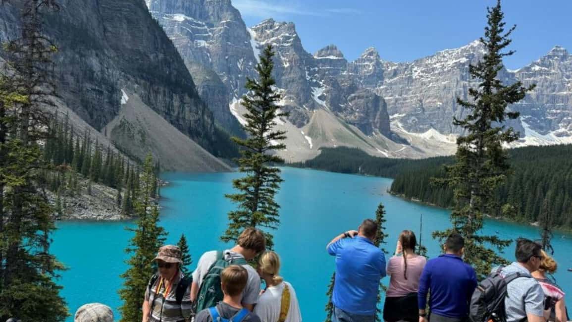Banff. Moraine, Lake Louise ,Emerald & Johnston Canyon tour - Getting From Calgary, Canmore, or Banff Without Stress