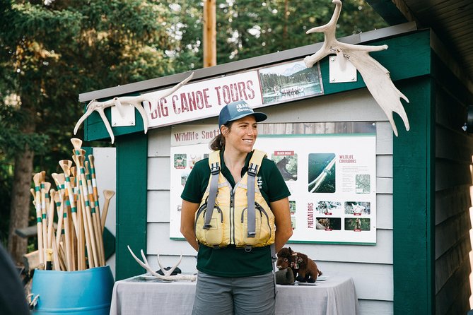 Banff National Park Big Canoe Tour - The guide’s narration: history, conservation, and why some people want less talk