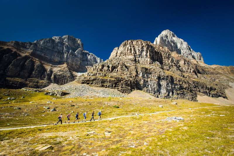 Banff National Park: Guided Signature Hikes with Lunch - Guides Make The Difference: Safety, Stories, And Photo-Spot Tips