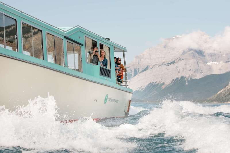 Banff: Sightseeing, Lake Minnewanka Cruise and Banff Gondola - Morning sightseeing stops in Banff town and beyond