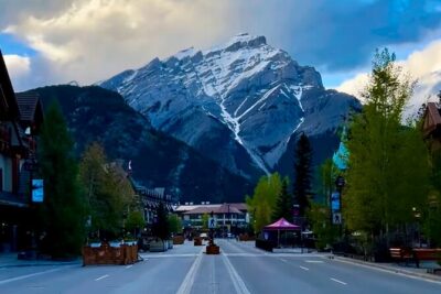 Banff to Calgary YYC Airport Shared Shuttle - On the Road: Shared Stop-Overs, Timing, and Comfort