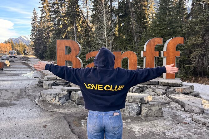 Banff Town ,Lake Louise, Moraine , Emerald & Johnston Canyon Tour - The small-group vibe: why timing and photo help matter more than you think