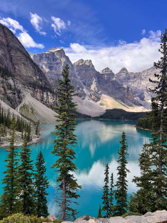 Calgary, Banff: Lake louise , Moraine ,Emerald Lake day Tour - Emerald Lake in Yoho: Short Visit, Peaceful Vibe