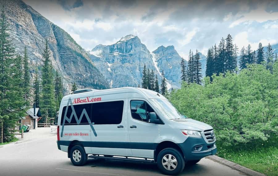 Calgary/Banff: Lake Louise, Moraine & Johnston Canyon Trip - Johnston Canyon Waterfalls: Walk Your Own Pace