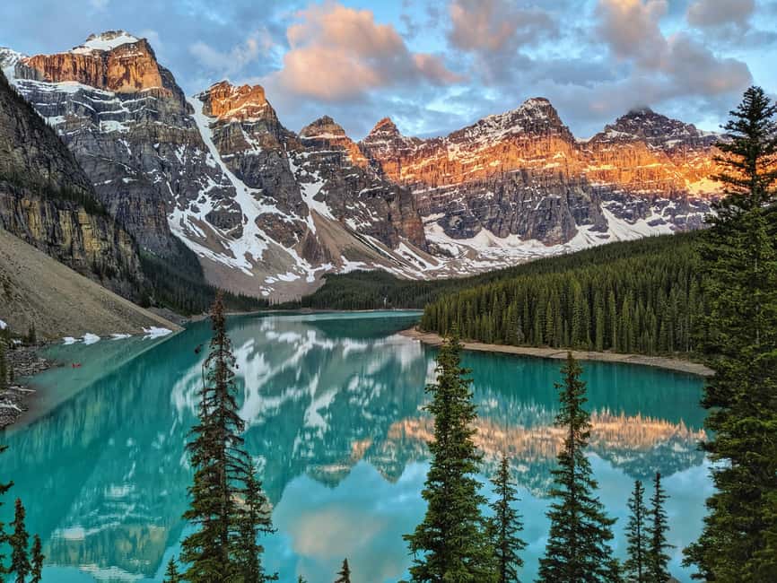 Calgary: Banff Top Lakes Tour with Banff Town Visit - Lake Louise: the turquoise classic and the easy win for first-timers
