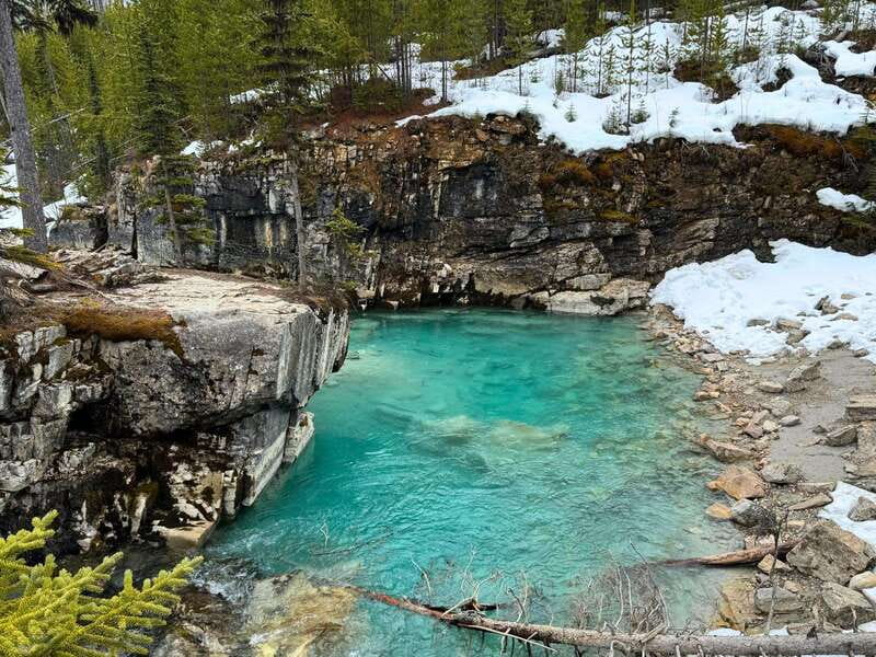Calgary/Canmore: Lake Louise, Moraine Lake, & Banff Day Tour - Moraine Lake, skip-the-line access, and the included $15 entry