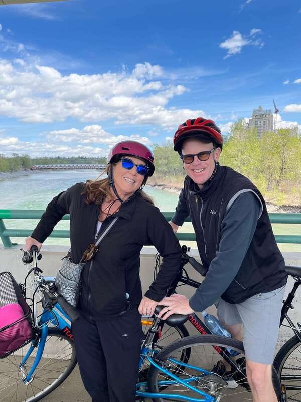 Calgary: City Bike Tour, Highlights and Bow River - The in-between photo stop and quick visit