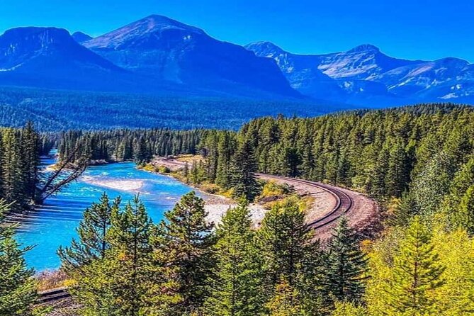 Calgary: Columbia Icefield Adventure, Skywalk and Peyto Lake Tour - Icefields Parkway time: the road is part of the show