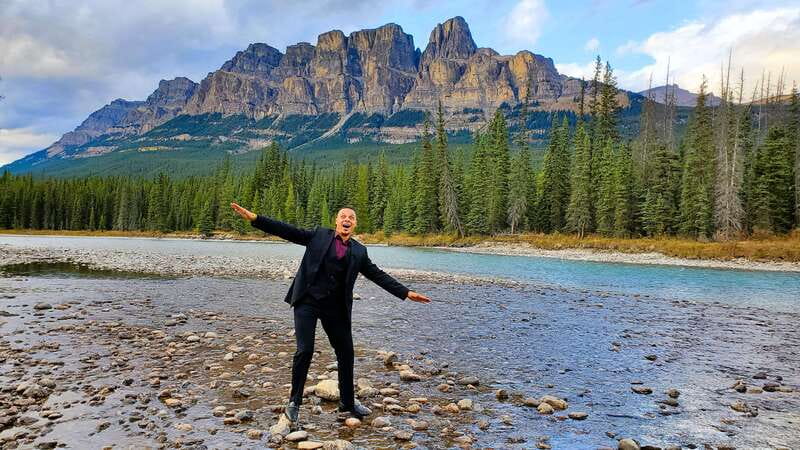 Calgary: Glaciers, Mountains, Lakes, Canmore and Banff Tour - Small-Group Comfort: Van, Pickup, and Luggage Space