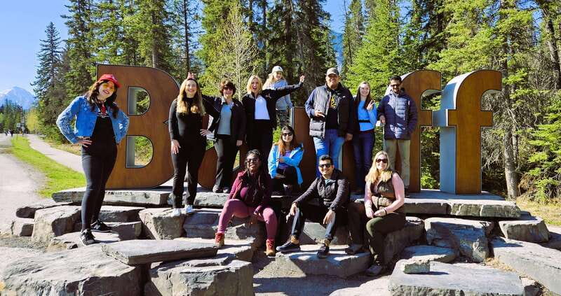 Calgary: Glaciers, Mountains, Lakes, Canmore and Banff Tour - Bow Lake: One Quick Stop, Different Vibes