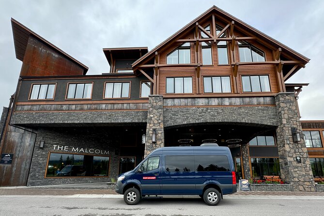 Calgary YYC Airport: Hassle-free Private Transfer to Lake Louise - Comfort and Vehicle Expectations for a Mountain Day