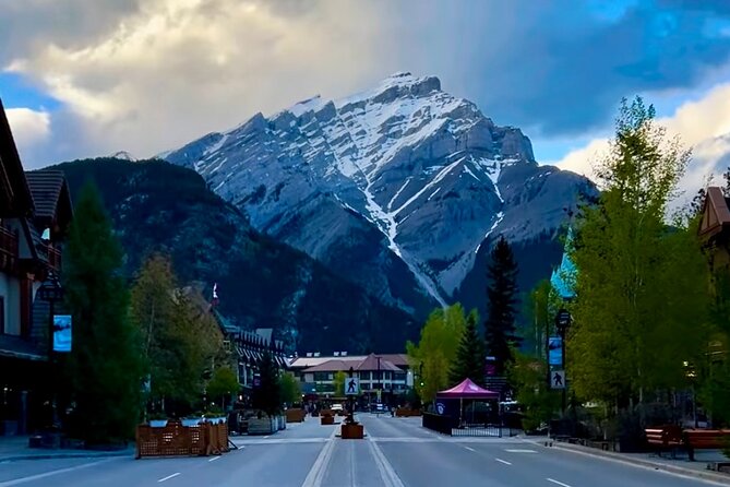 Calgary YYC Airport to Banff Shared Shuttle - Luggage Rules, Car Seats, and the Ski Bag Reality