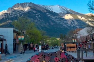 Canmore Town Walking Tour with Refreshment and Sweet Treat - A Simple Formula: Stories, Refreshment, and a Sweet Treat