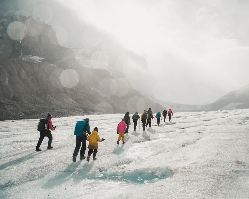 Columbia Icefield: Guided Glacier Hike - Guides in action: what makes the explanations click
