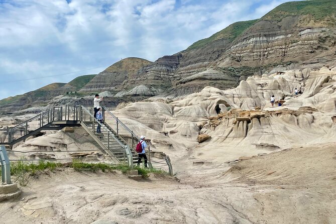 Day of Dinosaurs & Hoodoos from Calgary to Drumheller Badlands - Key Points You’ll Care About