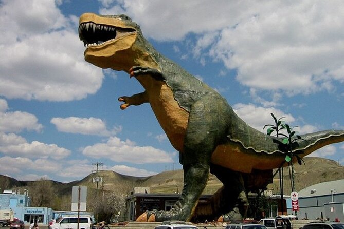 Drumheller Dinosaur Valley & Horseshoe Canyon Adventure Day Tour - Drumheller Visitor Information Centre: Get Oriented for Any Extra Time