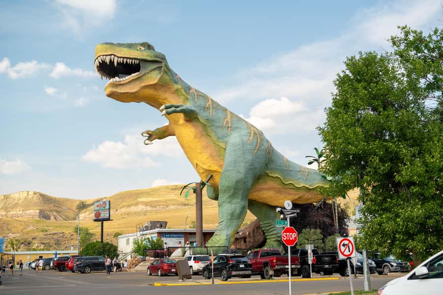Drumheller: Dinosaurs, Canyons, & Hoodoos Day Tour - Royal Tyrrell Museum: Canada’s dinosaur showpiece (and why 2 hours is right)