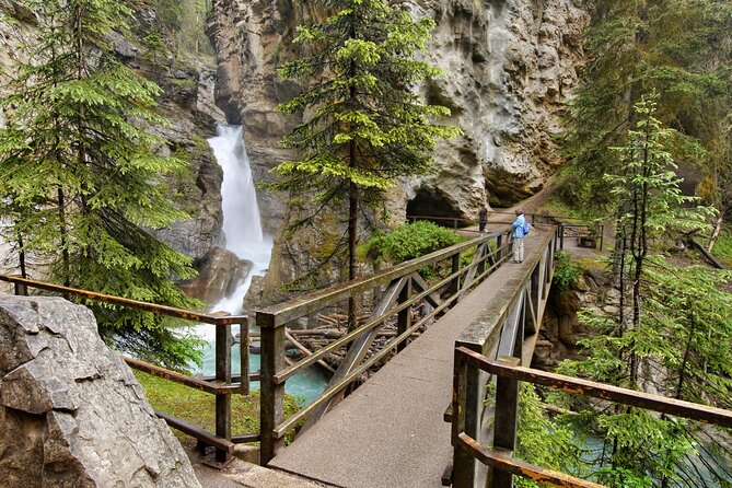 eBike and Hike Banff to Johnston Canyon small group guided program - How the day usually flows: timing and shuttle support