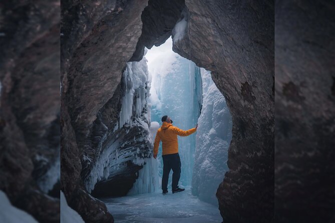 Emerald Lake,Natural Bridge, Wapta Falls & Takakkaw Falls in Yoho - How the Guides Keep the Day From Feeling Rushed