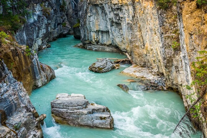 Explore 3 National Parks - Exclusive Small Group Tour - Bow Falls as the Backup Plan When Takakkaw Is Closed