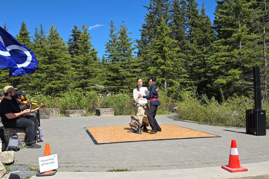 Explore 9 Iconic Banff Spots in 1 Epic Day!(Pax 12/Group) - The Bonus Banff Stops: Morant’s Curve, Bow Falls, and That Final Big View