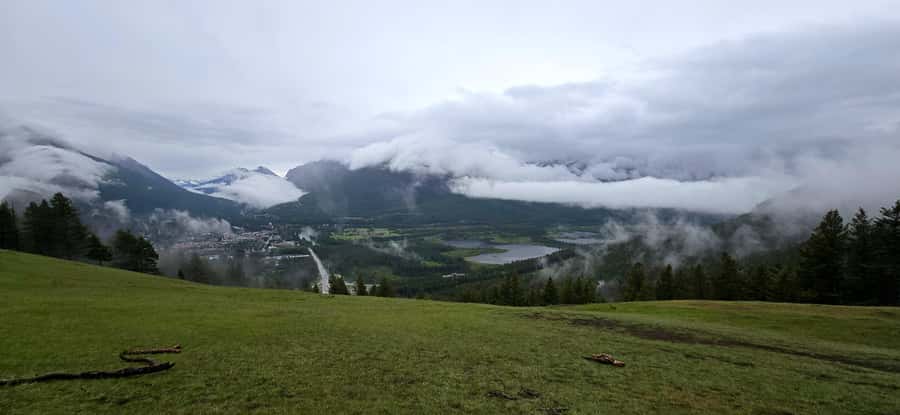 Explore 9 Iconic Banff Spots in 1 Epic Day!(Pax 12/Group) - How You Fit 11 Hours of Banff and Yoho Into One Smart Day