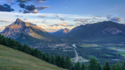 From Banff: Banff Wildlife & Scenic Highlights Premium Tour - Pickup in Banff: Where to Meet and Winter Timing You Should Know