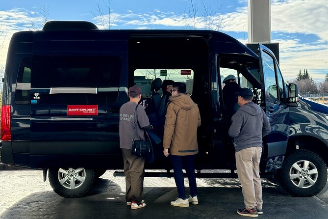 From Banff: Hassle-free Private Transfer to Calgary YYC Airport - Comfort, Luggage, and Driver Help at the Airport