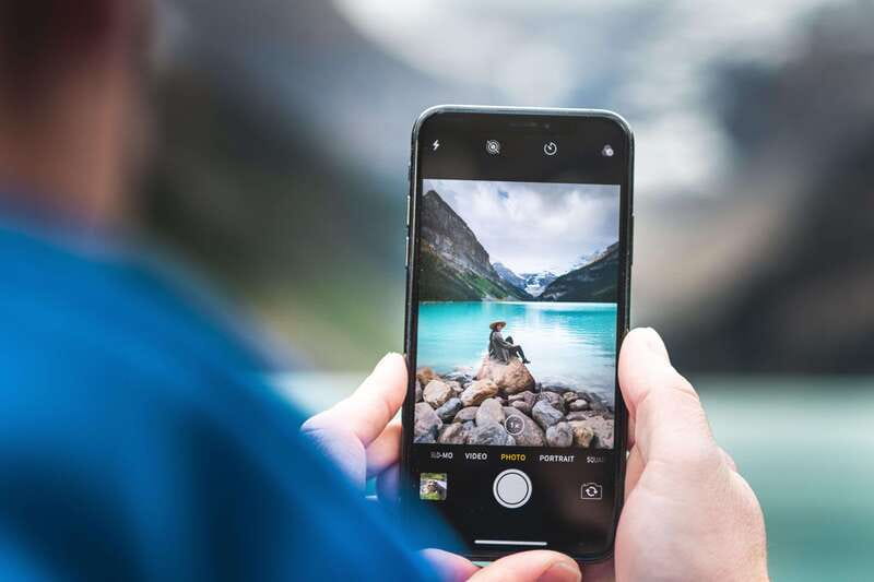From Banff: Lake Louise and Moraine Lake Sightseeing Tour - Guides make the difference: storytelling, wildlife luck, and photo help