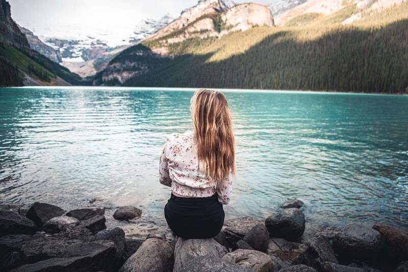 From Banff: Lake Louise and Moraine Lake Sightseeing Tour - Practical tips so you enjoy it (instead of racing it)