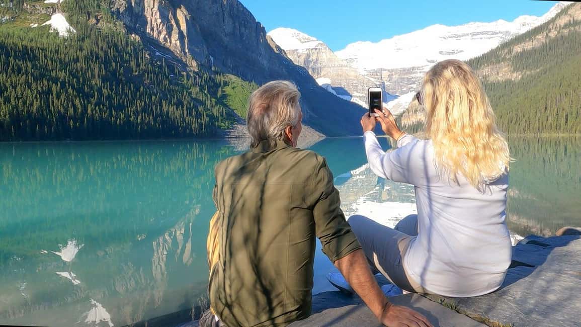 From Banff: Moraine Lake & Lake Louise Tour - Banff pickup and the smooth start through the Bow Valley Parkway